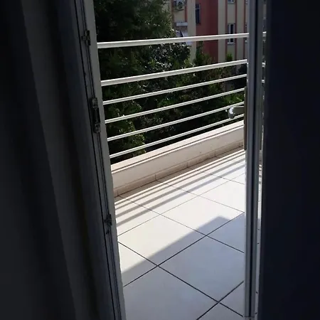 Nurer Kiz Aparti